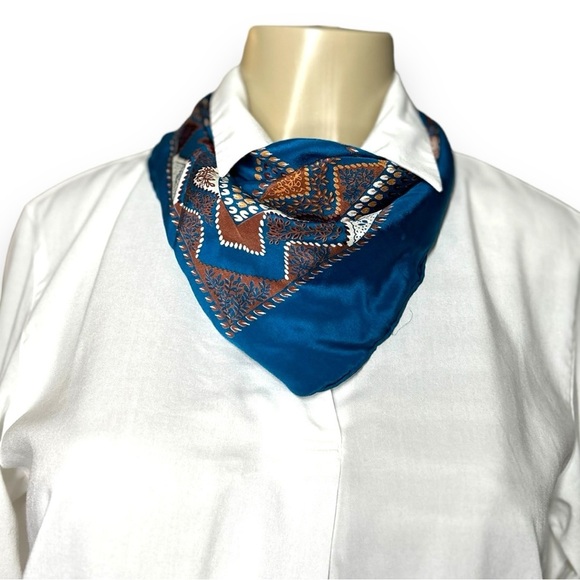 Christian dior Scarf - Picture 1 of 12